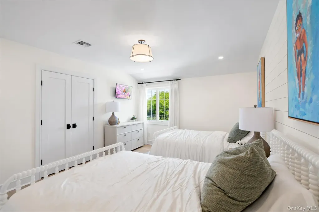 4 Carriage Lane Southampton NY 11968