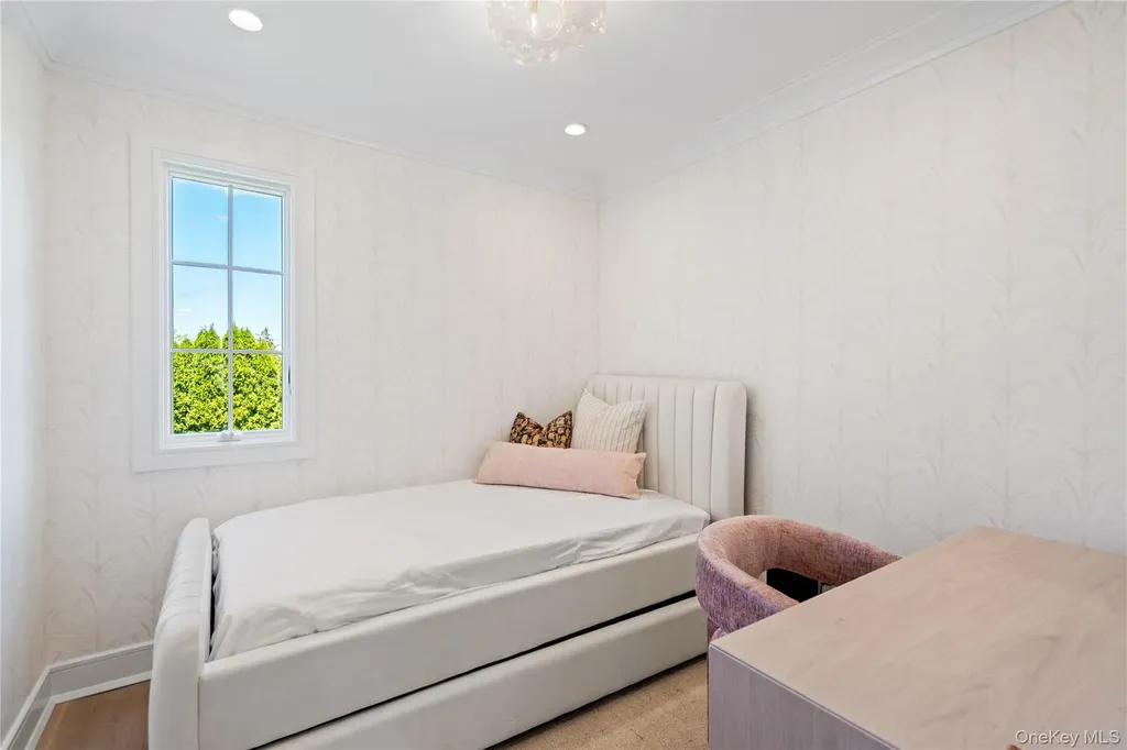4 Carriage Lane Southampton NY 11968