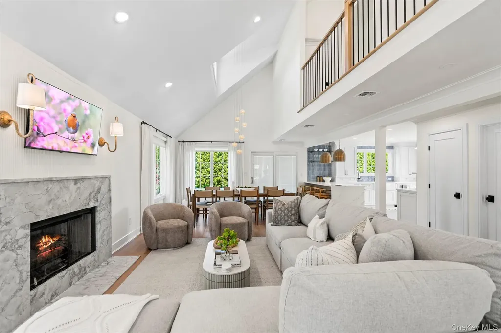 4 Carriage Lane Southampton NY 11968