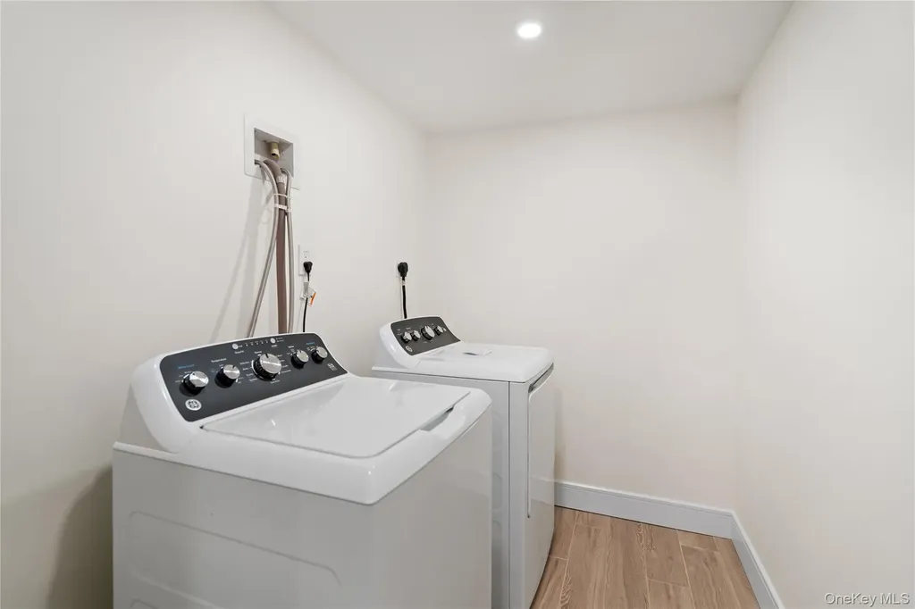 4 Carriage Lane Southampton NY 11968