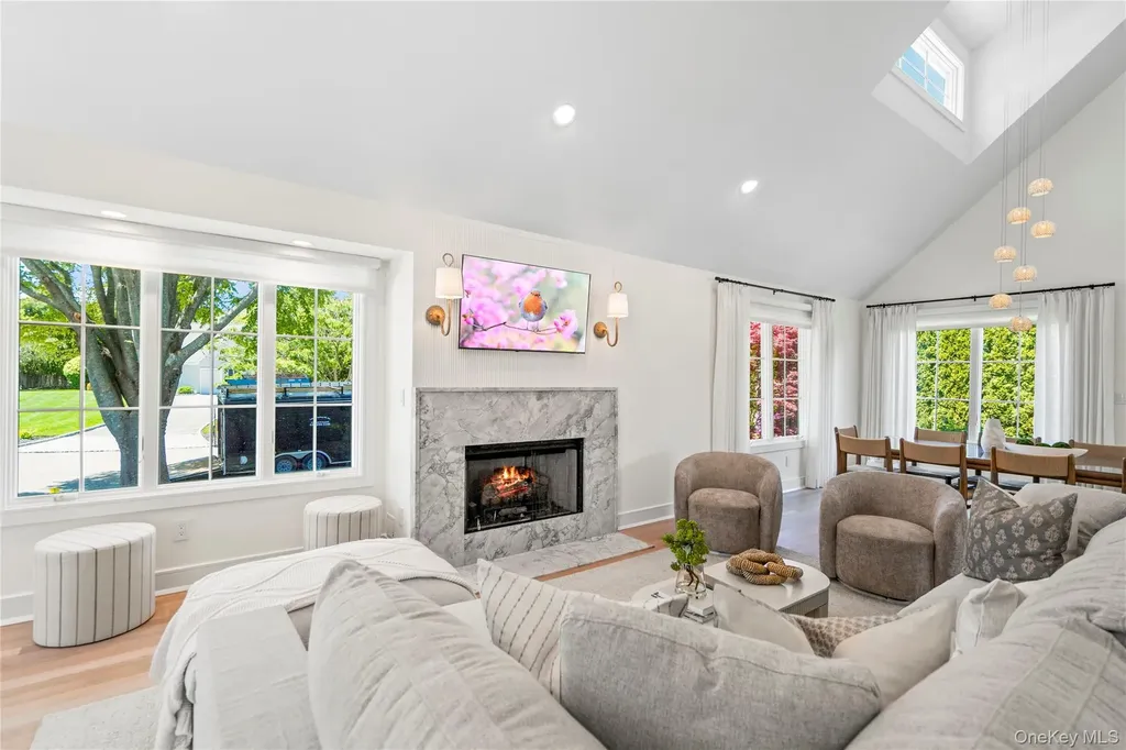 4 Carriage Lane Southampton NY 11968