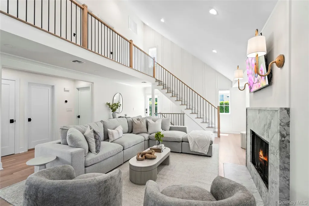 4 Carriage Lane Southampton NY 11968
