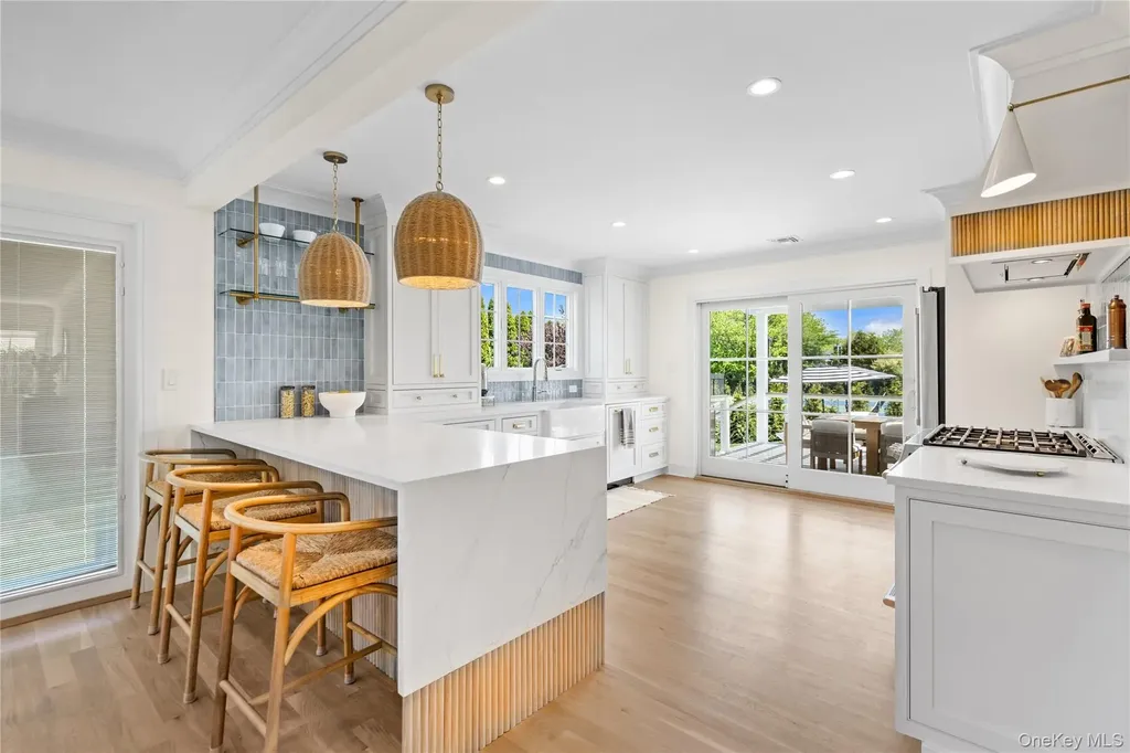 4 Carriage Lane Southampton NY 11968