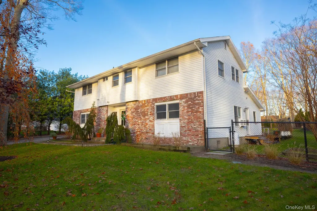 94 Kings Drive Riverhead NY 11901