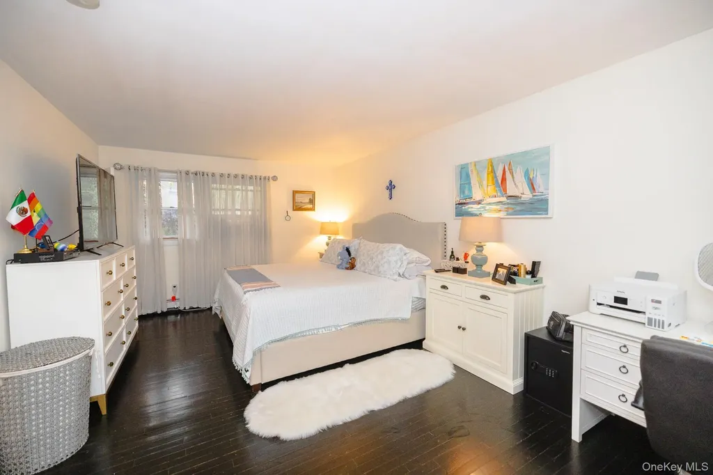 94 Kings Drive Riverhead NY 11901