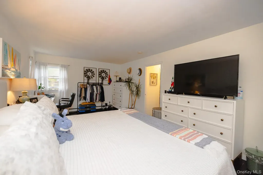 94 Kings Drive Riverhead NY 11901