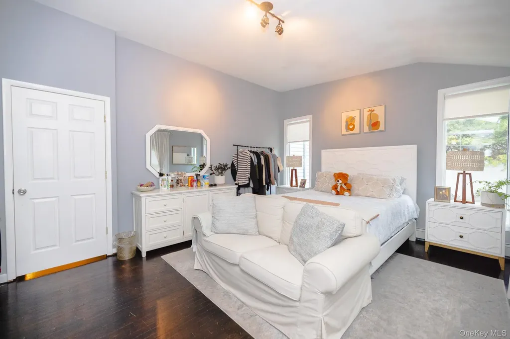 94 Kings Drive Riverhead NY 11901