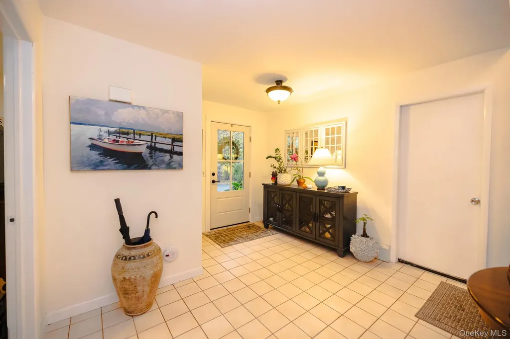 94 Kings Drive Riverhead NY 11901