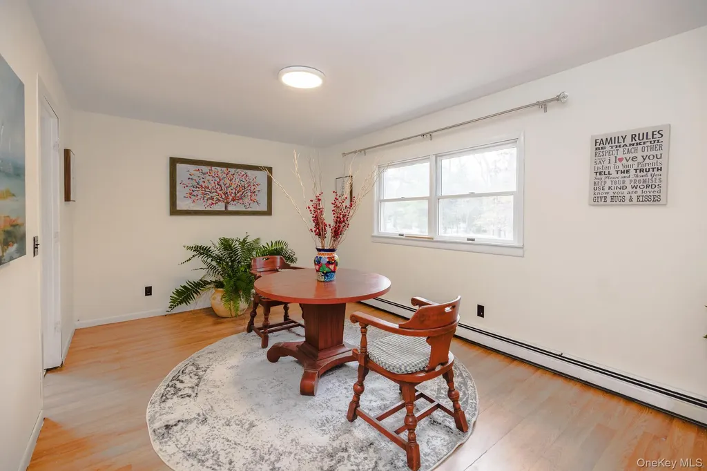 94 Kings Drive Riverhead NY 11901