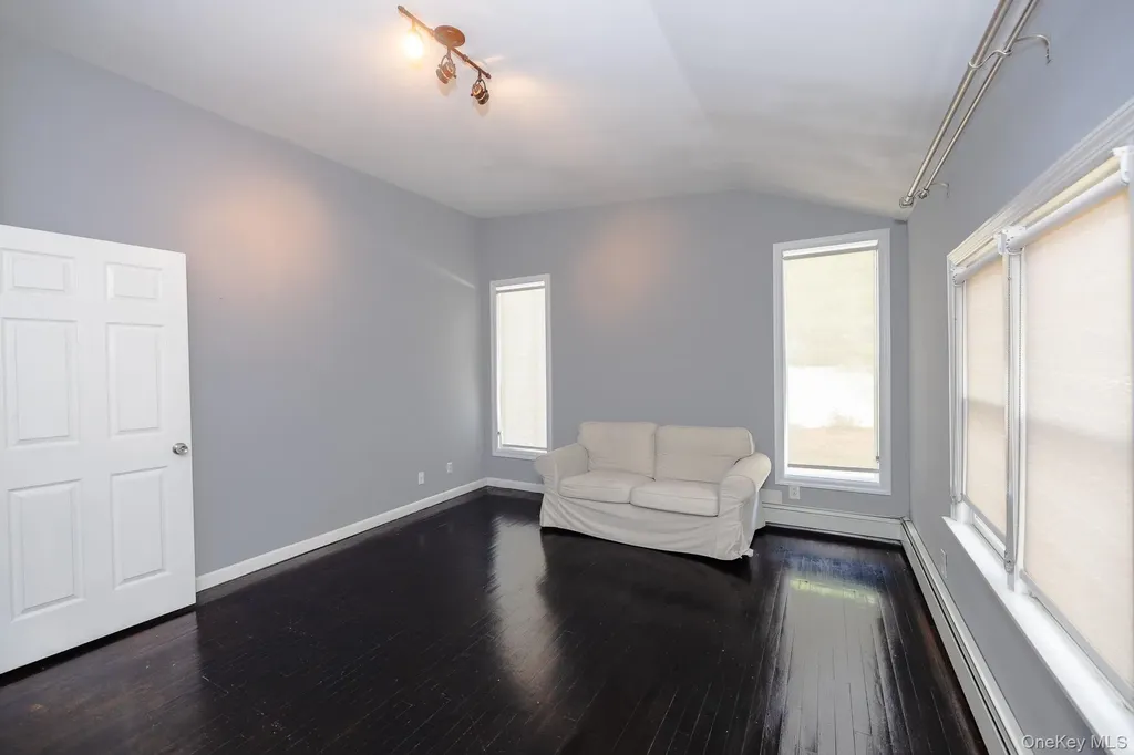 94 Kings Drive Riverhead NY 11901