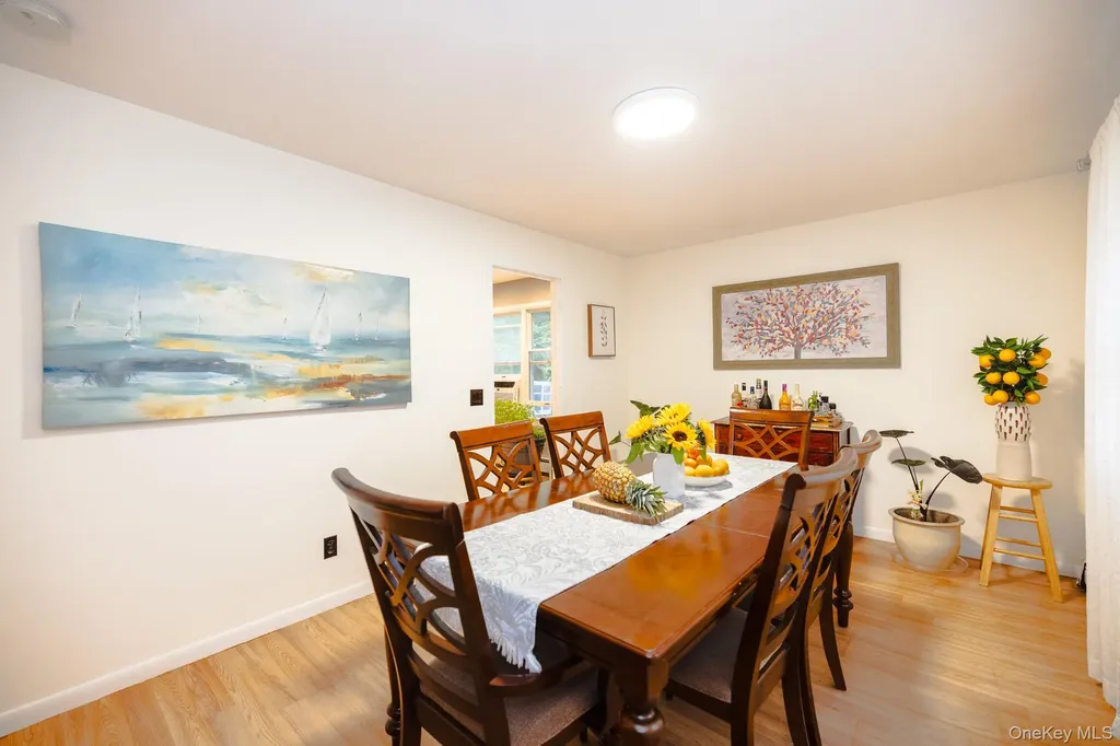 94 Kings Drive Riverhead NY 11901