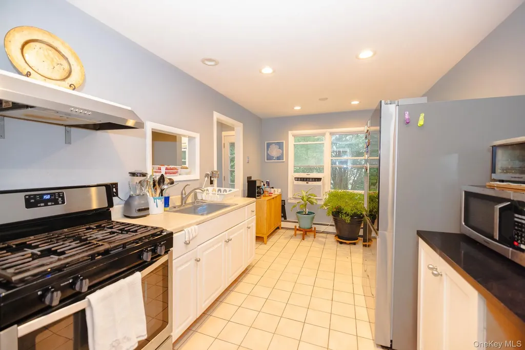 94 Kings Drive Riverhead NY 11901