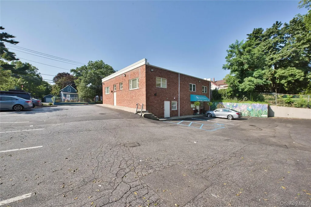 121 Pulaski Road Kings Park NY 11754