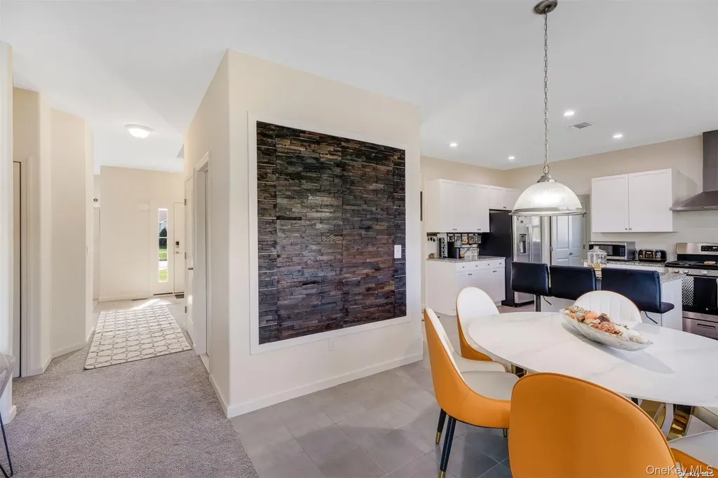 7 Pondview Circle Shirley NY 11967