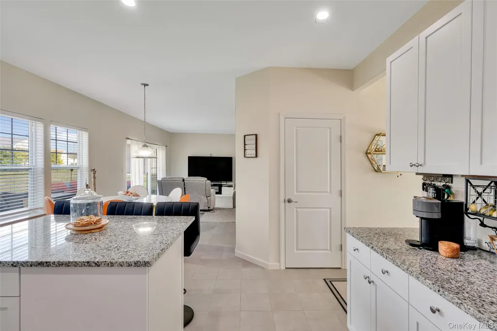 7 Pondview Circle Shirley NY 11967
