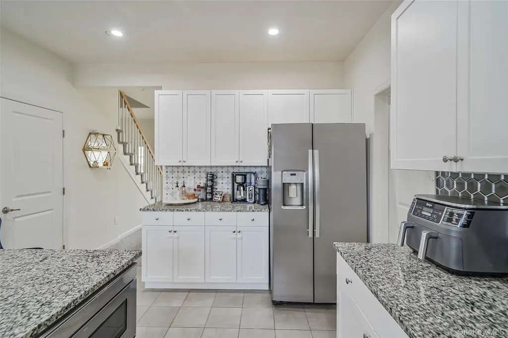 7 Pondview Circle Shirley NY 11967