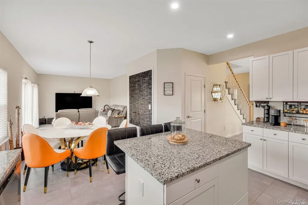 7 Pondview Circle Shirley NY 11967