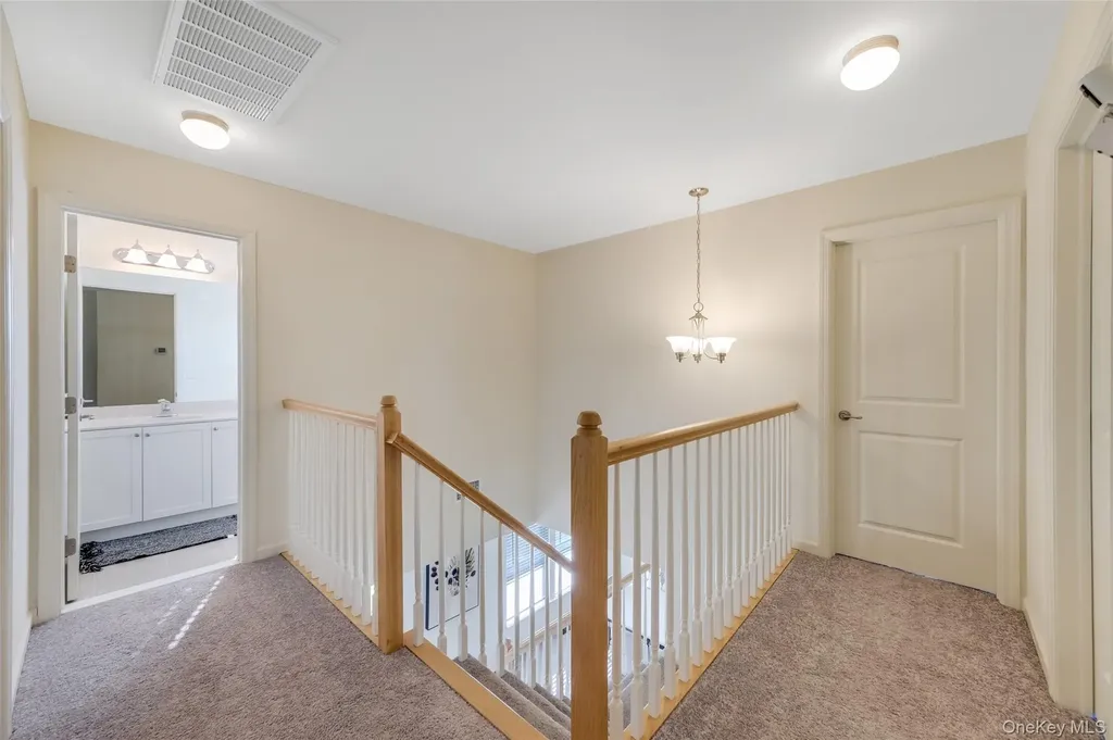 7 Pondview Circle Shirley NY 11967