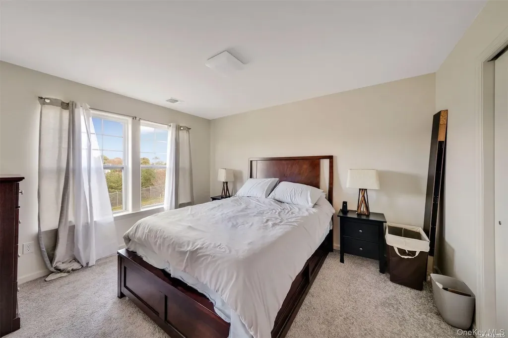 7 Pondview Circle Shirley NY 11967