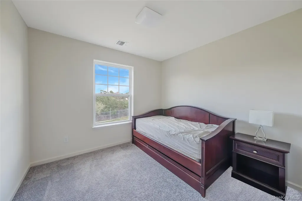 7 Pondview Circle Shirley NY 11967