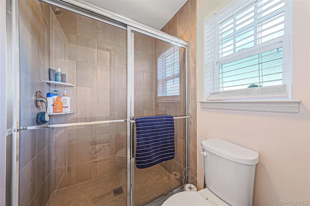 7 Pondview Circle Shirley NY 11967