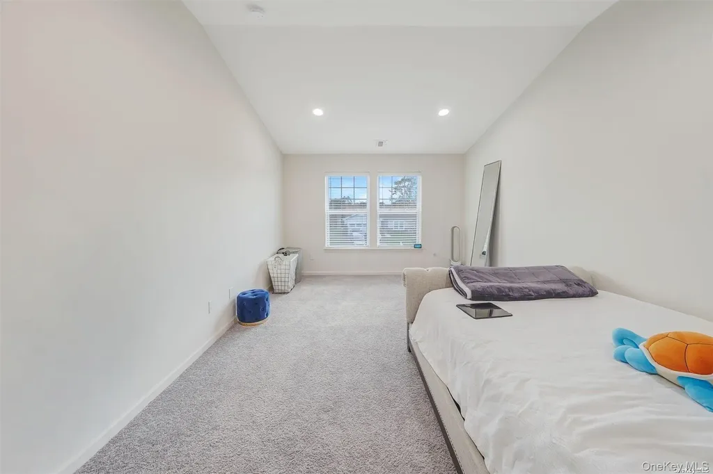 7 Pondview Circle Shirley NY 11967
