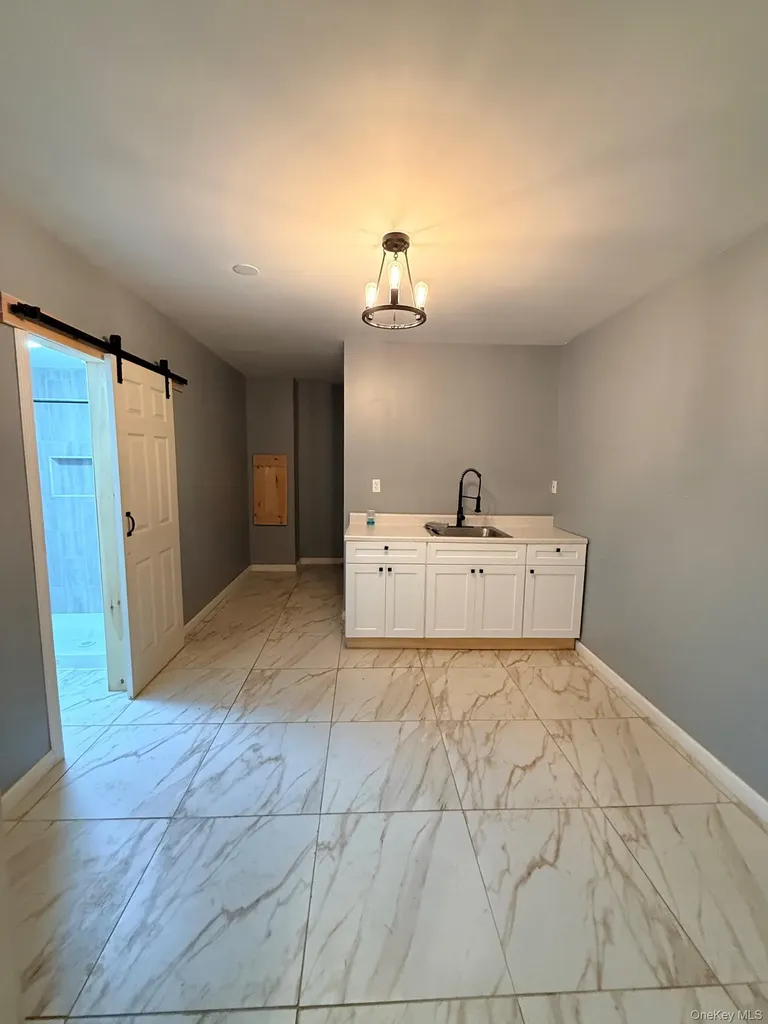 7 Pondview Circle Shirley NY 11967