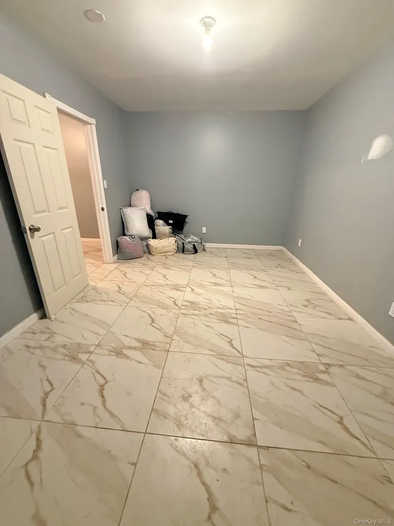7 Pondview Circle Shirley NY 11967