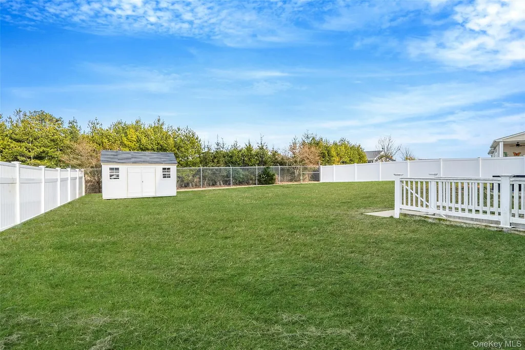 7 Pondview Circle Shirley NY 11967