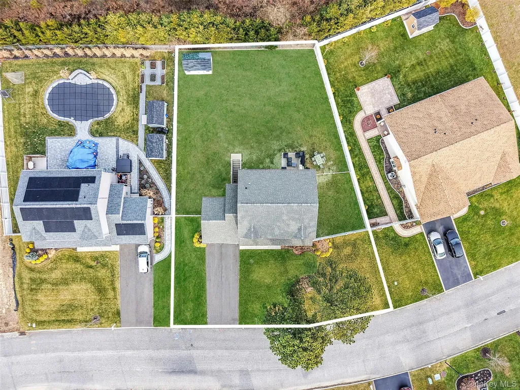 7 Pondview Circle Shirley NY 11967