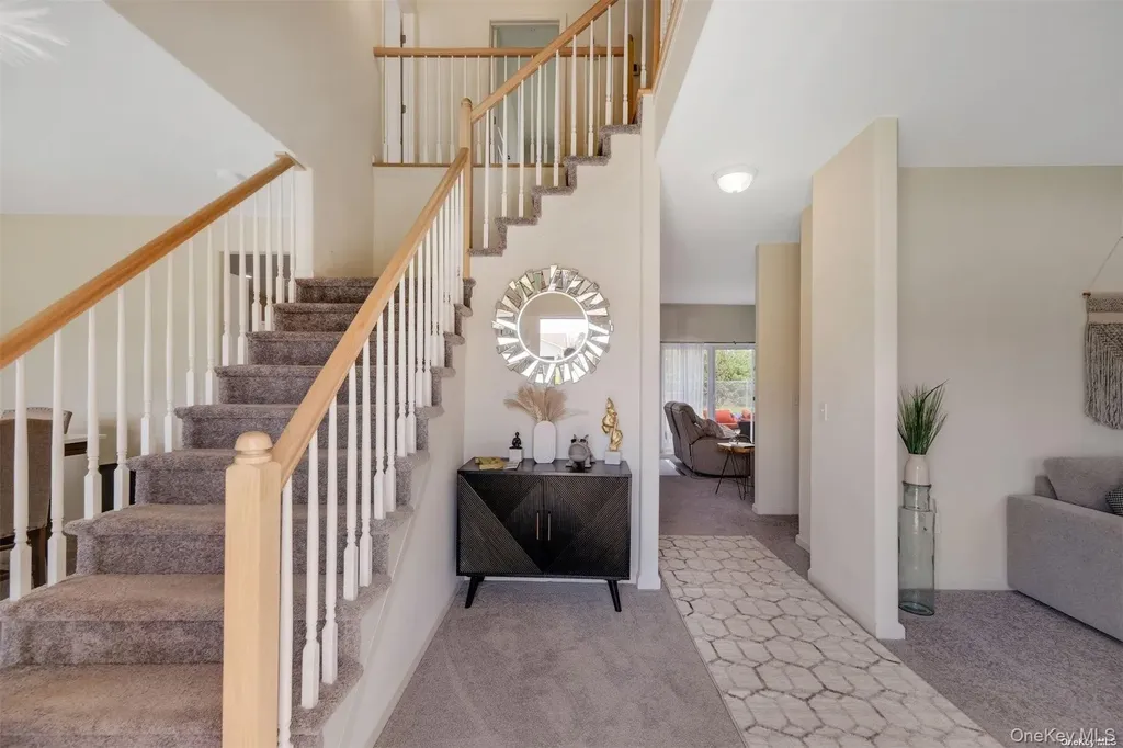 7 Pondview Circle Shirley NY 11967