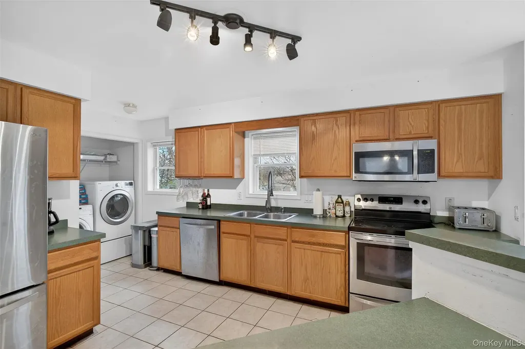 15 Wright Avenue Hyde Park NY 12538