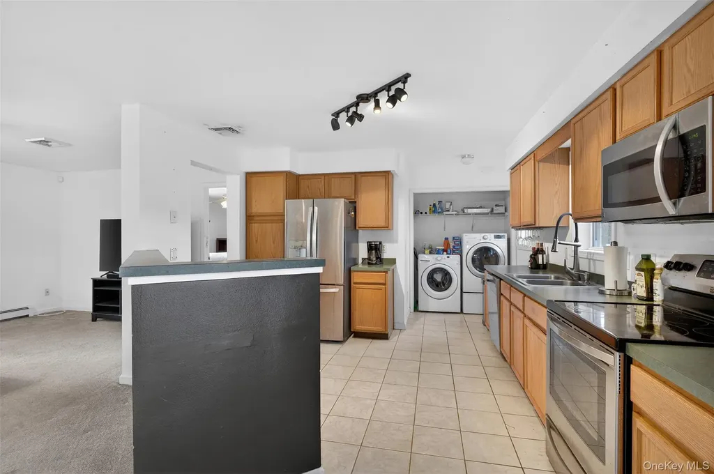 15 Wright Avenue Hyde Park NY 12538