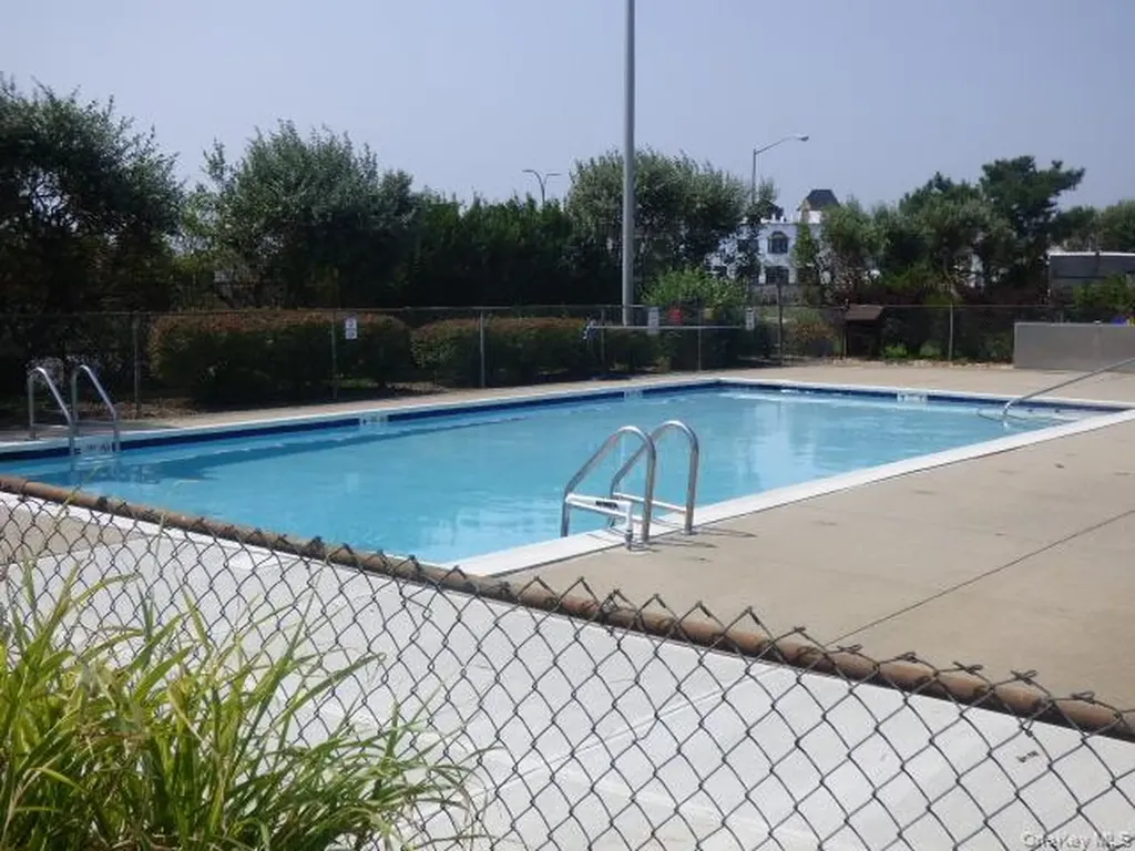 1 Anchorage Freeport NY 11520