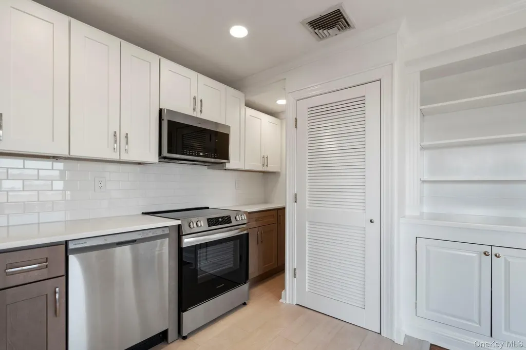 1 Anchorage Freeport NY 11520