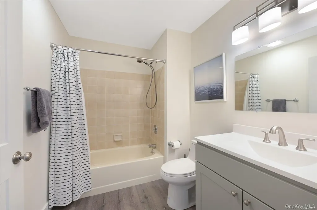 34 Montauk Highway Westhampton NY 11977