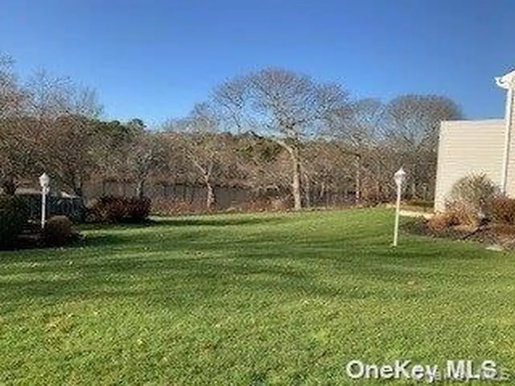 34 Montauk Highway Westhampton NY 11977