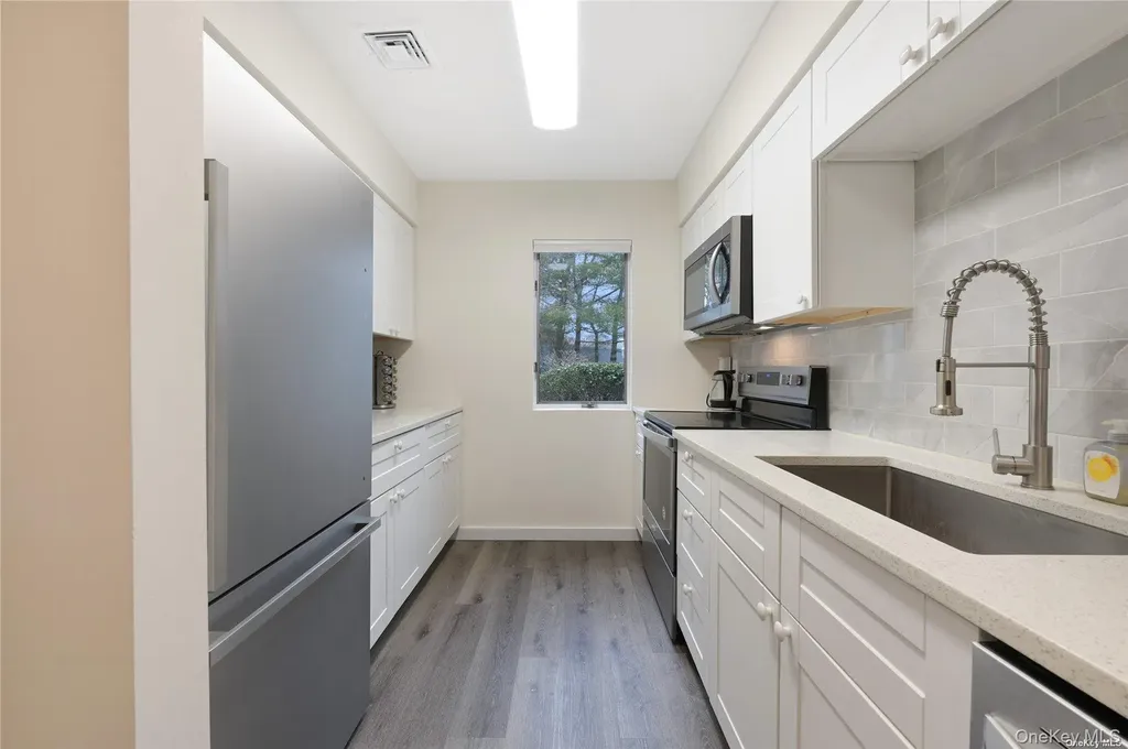 34 Montauk Highway Westhampton NY 11977