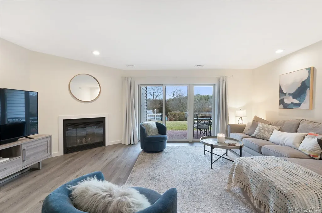34 Montauk Highway Westhampton NY 11977