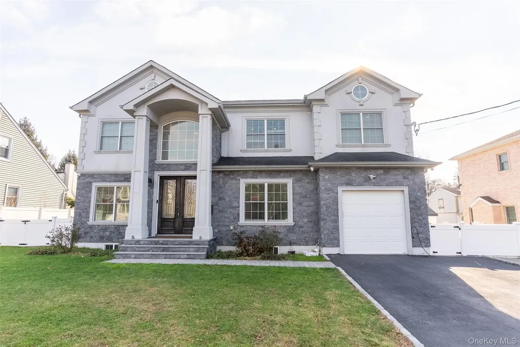 157 Evans Avenue Albertson NY 11507