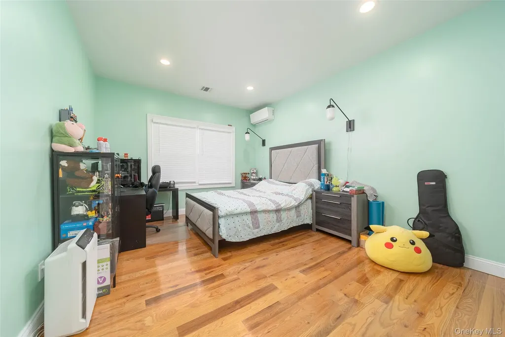157 Evans Avenue Albertson NY 11507