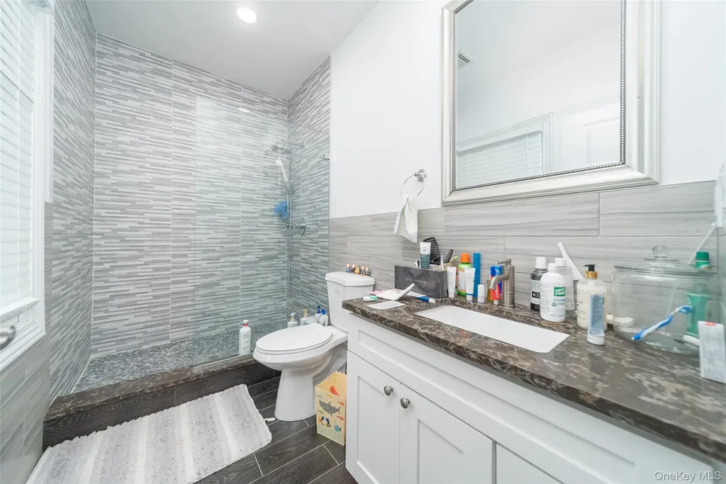 157 Evans Avenue Albertson NY 11507