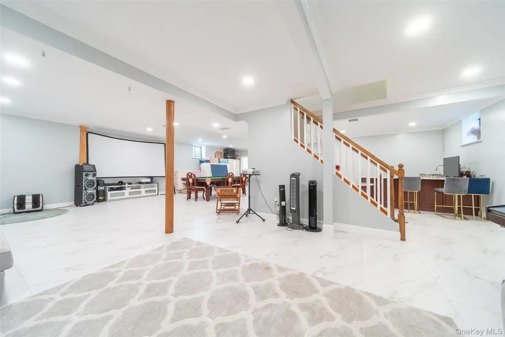 157 Evans Avenue Albertson NY 11507