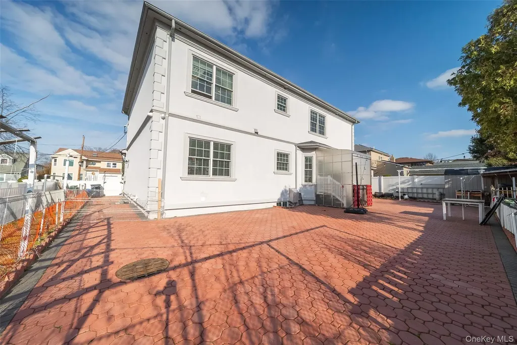 157 Evans Avenue Albertson NY 11507