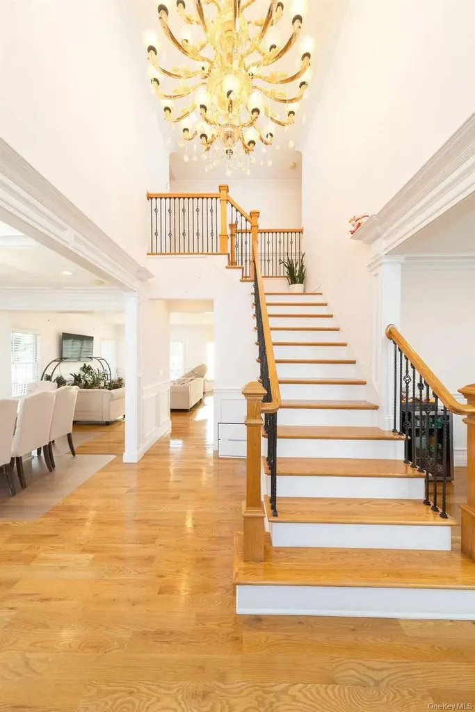 157 Evans Avenue Albertson NY 11507