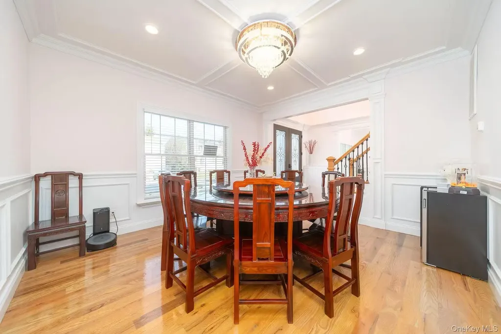 157 Evans Avenue Albertson NY 11507