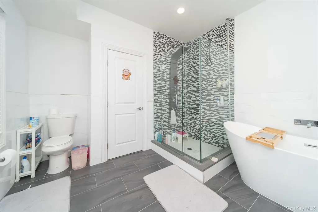 157 Evans Avenue Albertson NY 11507