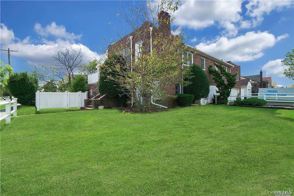 215 Roosevelt Boulevard Long Beach NY 11561