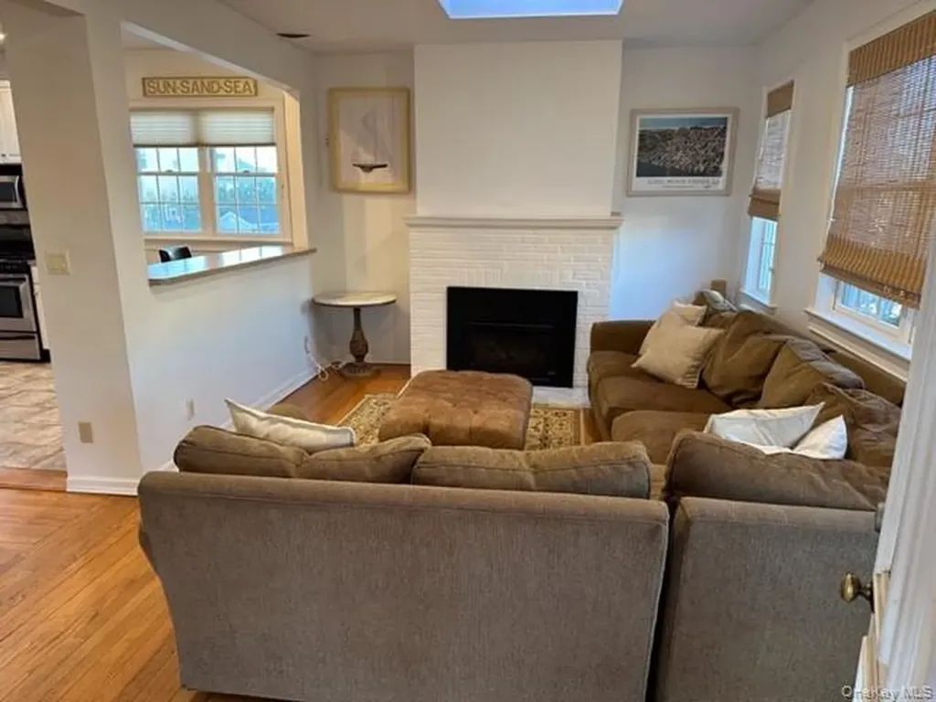 215 Roosevelt Boulevard Long Beach NY 11561