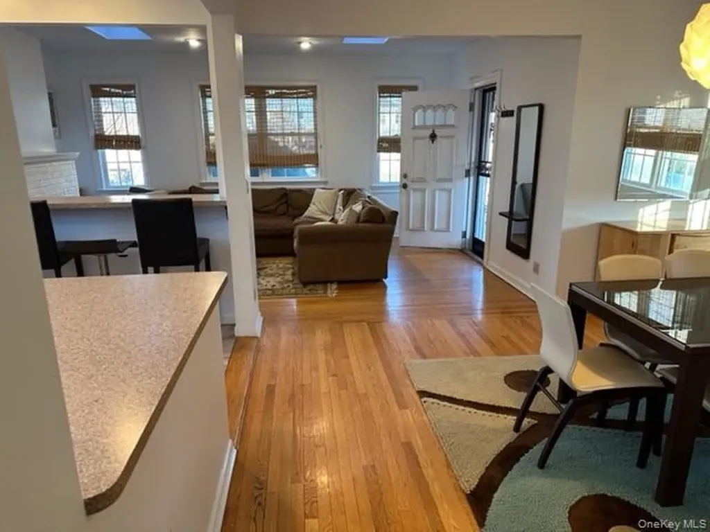 215 Roosevelt Boulevard Long Beach NY 11561
